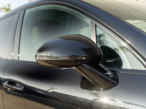 Used 2022 Porsche Macan image 16