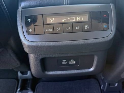 Used 2025 Nissan Pathfinder SL w/ Cargo Package AWD/4WD image 37