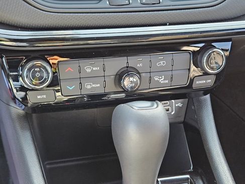 New 2026 Jeep Compass Latitude image 20