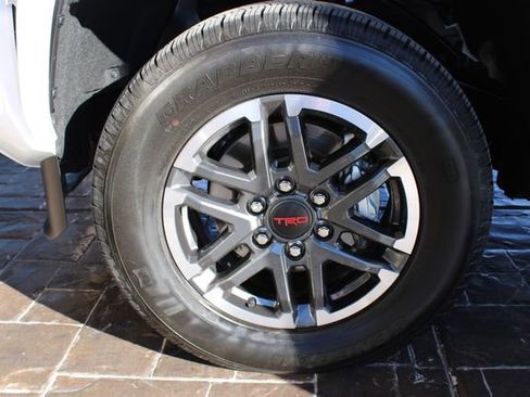 Used 2025 Toyota Tacoma TRD Sport image 34