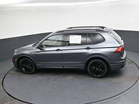 Used 2022 Volkswagen Tiguan SE R-Line image 29