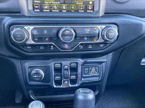 Used 2023 Jeep Wrangler Unlimited Sahara w/ Cold Weather Group AWD/4WD image 20