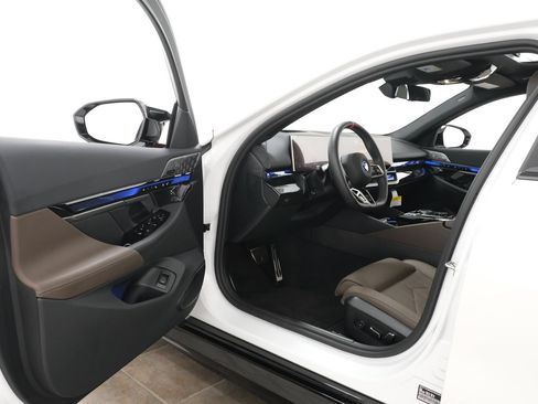 Used 2025 BMW i5 M60 w/ Premium Package AWD/4WD image 24