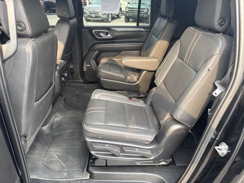 Used 2023 Chevrolet Suburban RST w/ Luxury Package AWD/4WD image 13