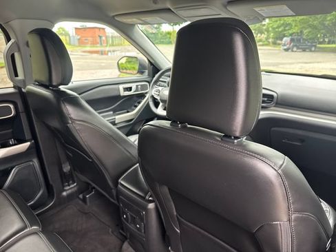 Used 2023 Ford Explorer XLT w/ Equipment Group 202A AWD/4WD image 36