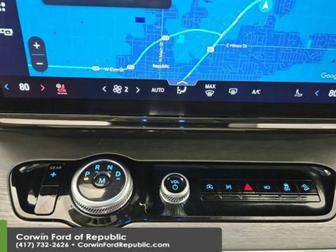 Certified 2025 Ford Expedition Max Platinum image 22