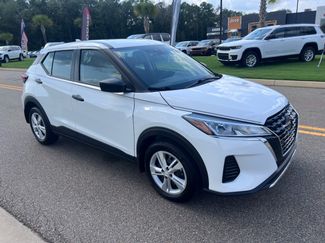 Used 2025 Nissan Kicks Play S FWD video 1