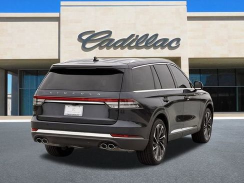 Used 2024 Lincoln Aviator Reserve w/ Equipment Group 201A image 3