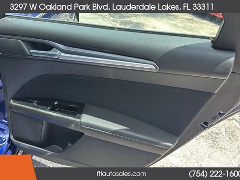 Used 2015 Ford Fusion SE FWD image 32