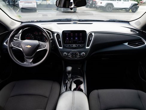 Used 2023 Chevrolet Malibu LT image 8
