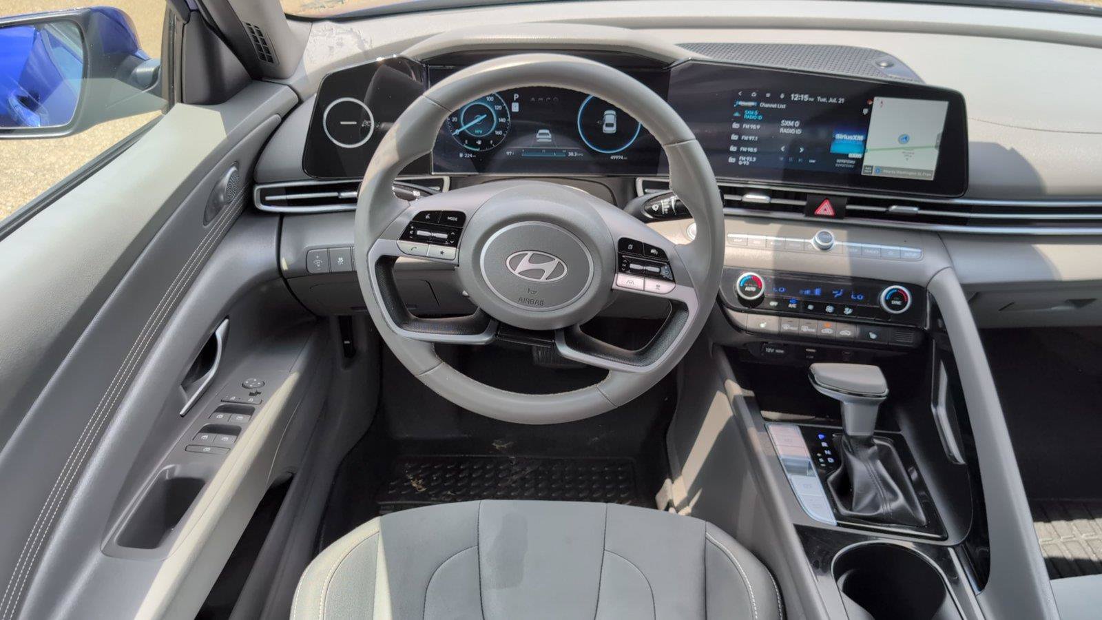 Used 2025 Hyundai Elantra SEL FWD image 20