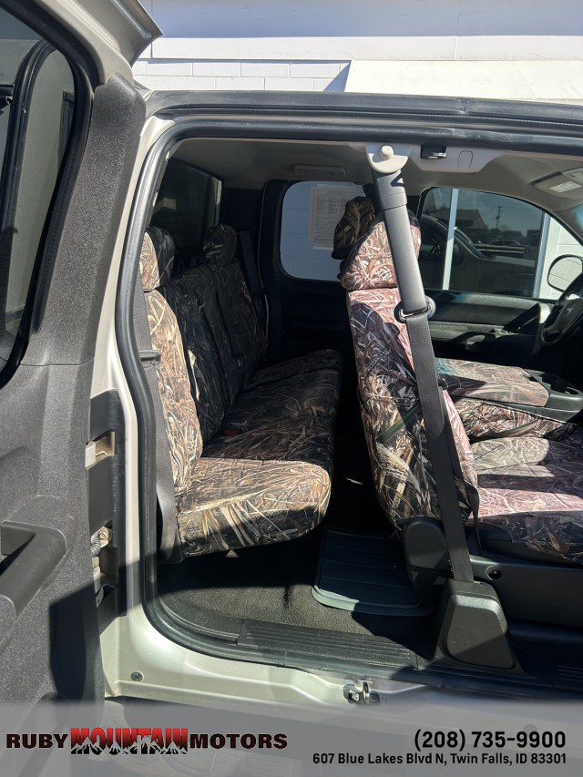 Used 2007 GMC Sierra 2500 SLE w/ Z71 Off-Road Package AWD/4WD image 23