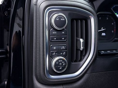 Used 2022 GMC Sierra 3500 Denali w/ Denali Ultimate Package AWD/4WD image 20