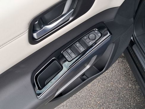 New 2025 Nissan Pathfinder SL w/ SL Premium Package image 12