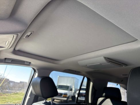 Used 2017 GMC Yukon SLT w/ Open Road Package image 18