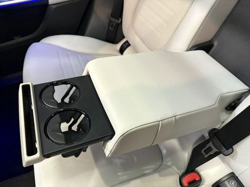 New 2026 Mercedes-Benz GLC 300 image 17