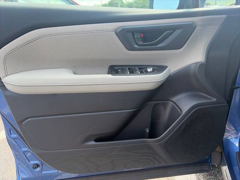 Certified 2026 Subaru Forester Premium AWD/4WD image 13