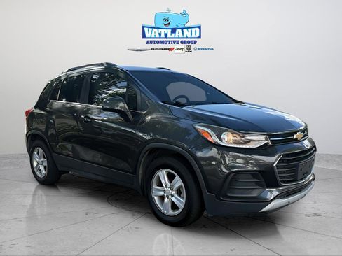 Used 2019 Chevrolet Trax LT w/ LPO, Cargo Package FWD image 32
