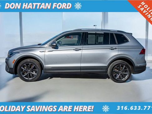 Used 2023 Volkswagen Tiguan SE image 2