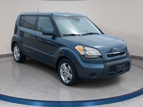 Used 2011 Kia Soul + image 3