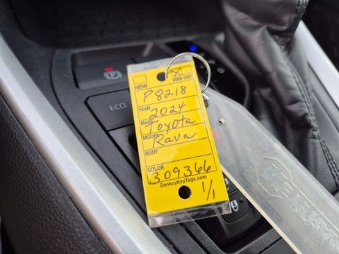 Used 2024 Toyota RAV4 XLE image 25
