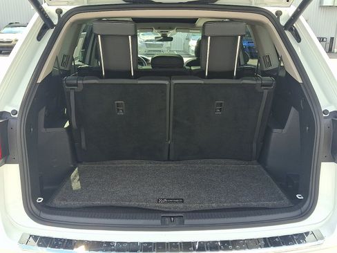 Used 2024 Volkswagen Atlas SE w/ Panoramic Sunroof Package AWD/4WD image 28
