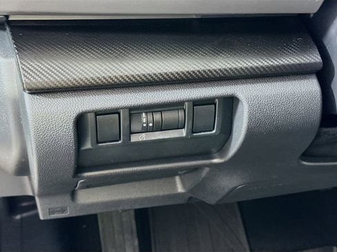 Used 2024 Subaru Crosstrek 2.0i Premium image 11