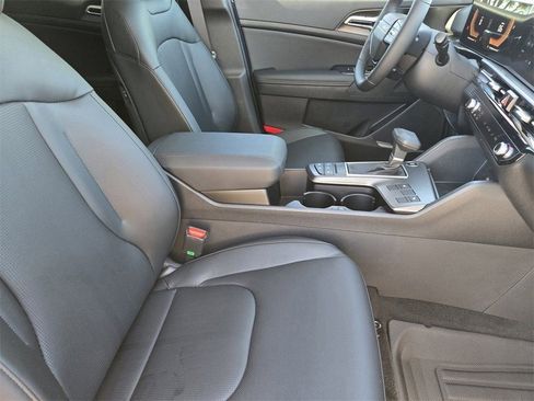New 2026 Kia Sportage EX w/ EX Panorama Roof Package FWD image 11
