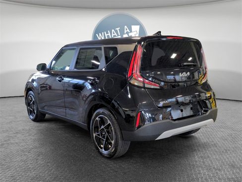 Used 2023 Kia Soul EX image 6