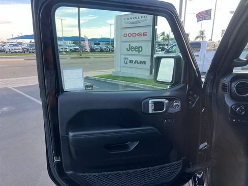 Used 2023 Jeep Wrangler Unlimited Rubicon 4xe w/ Cold Weather Group AWD/4WD image 26