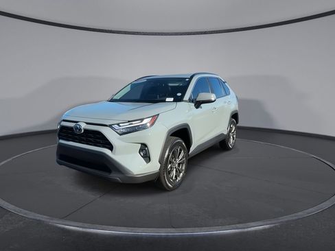 Used 2023 Toyota RAV4 XLE Premium AWD/4WD image 4