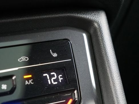 Certified 2024 Volkswagen Tiguan SE R-Line image 36