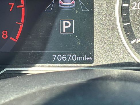 Used 2019 Nissan Kicks SR w/ SR Premium Package FWD image 25