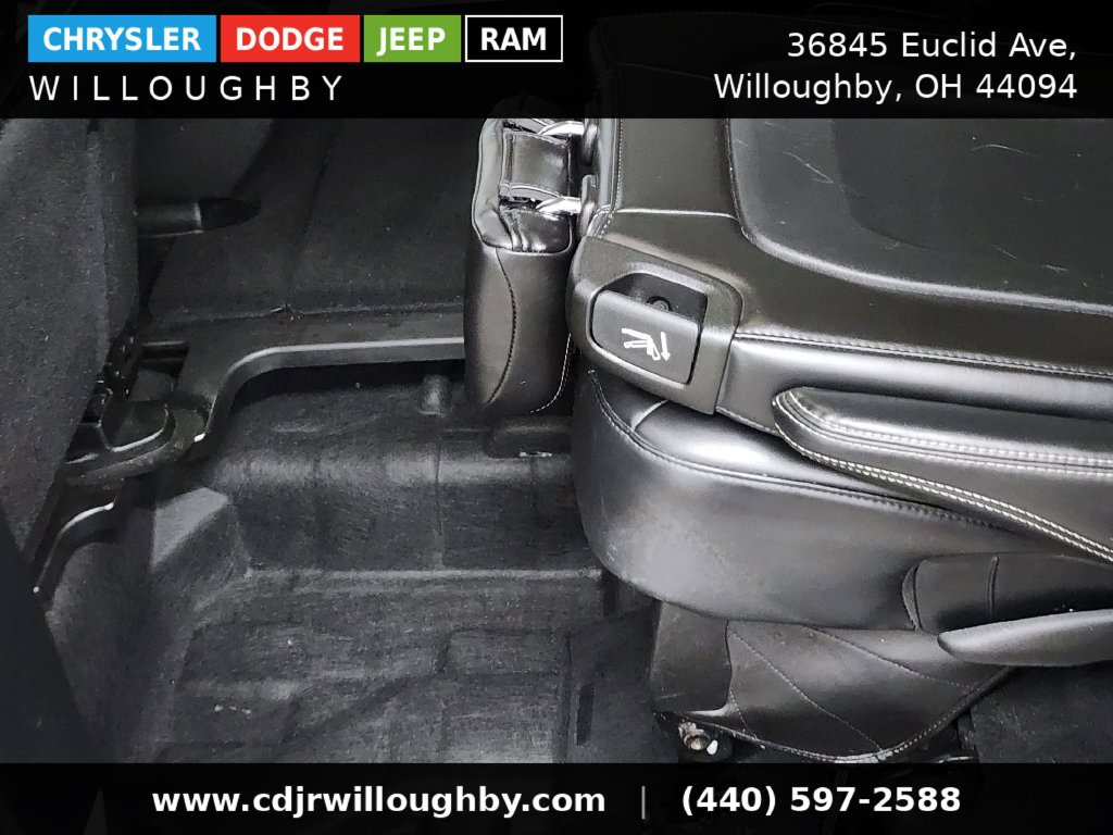 Used 2024 Chrysler Pacifica Touring-L FWD image 27