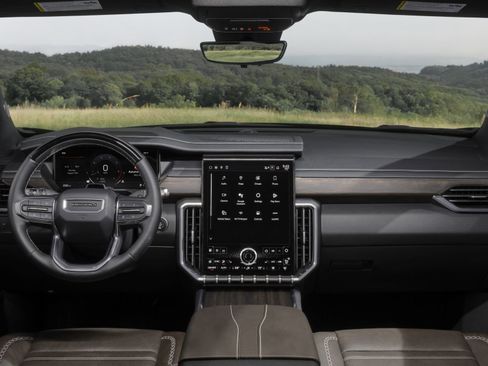 New 2026 GMC Acadia Denali w/ Super Cruise Package image 4