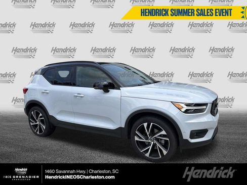 Used 2022 Volvo XC40 T5 R-Design w/ Advanced Package AWD/4WD image 1