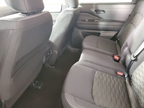 New 2025 Nissan Pathfinder SV image 13