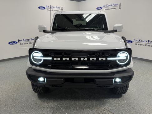 Used 2025 Ford Bronco Outer Banks image 2