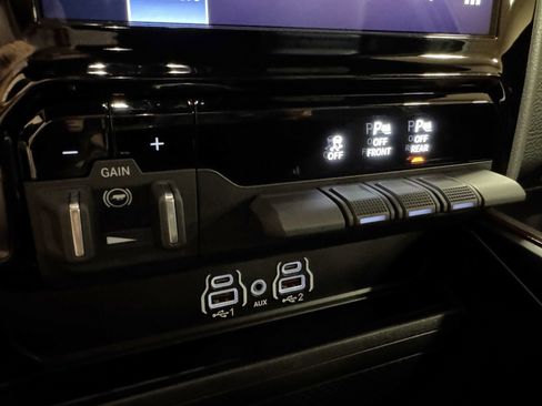 Used 2025 RAM 1500 Rebel image 28