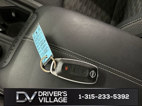Used 2023 Nissan Pathfinder S AWD/4WD image 12