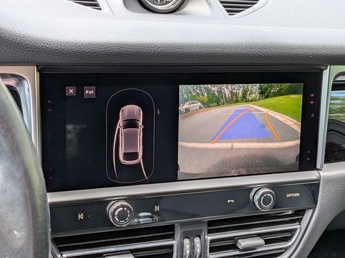 Certified 2022 Porsche Macan S AWD/4WD image 16