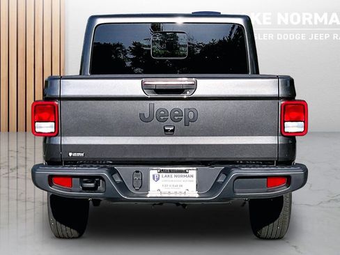 New 2026 Jeep Gladiator Sport AWD/4WD image 8