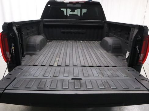 Used 2022 GMC Sierra 1500 Denali w/ Technology Package AWD/4WD image 18