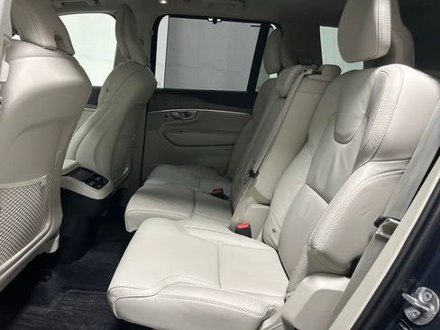 Used 2025 Volvo XC90 B5 Ultra image 11