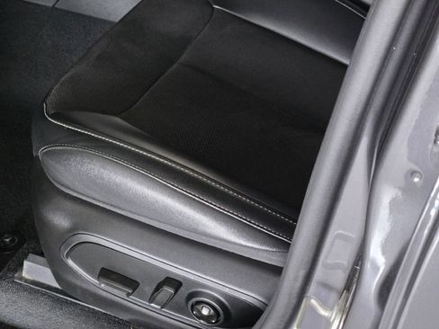 Used 2023 Jeep Grand Cherokee Altitude AWD/4WD image 23