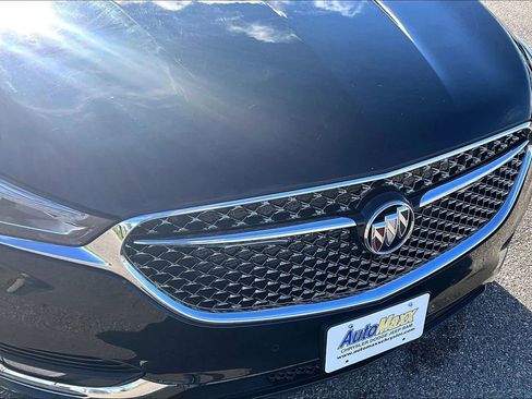 Used 2021 Buick Enclave Avenir w/ Avenir Technology Package AWD/4WD image 40