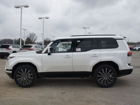 Used 2026 Lexus GX 550 w/ Cold Area Package image 13