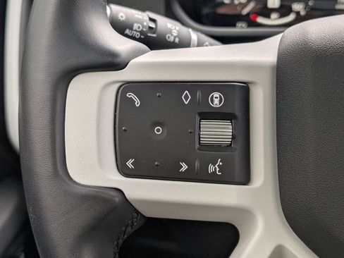 Used 2025 Land Rover Defender 110 S image 25