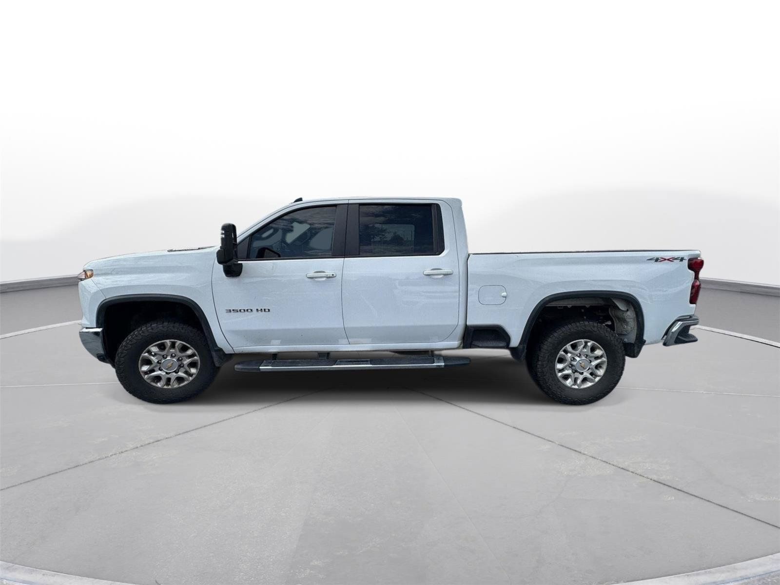 Used 2025 Chevrolet Silverado 3500 LT w/ Safety Package AWD/4WD image 9