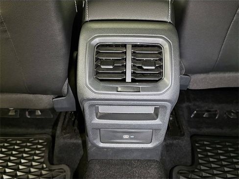 Used 2023 Volkswagen Taos SE image 23